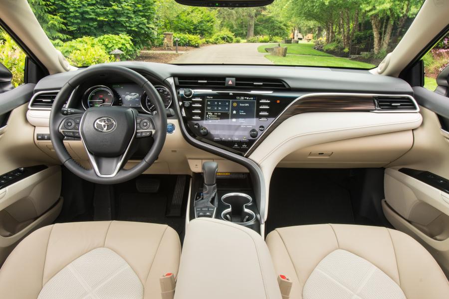 Торпедо Toyota Camry Hybrid XLE 2017 года  (NA) (фото 7 из 40)
